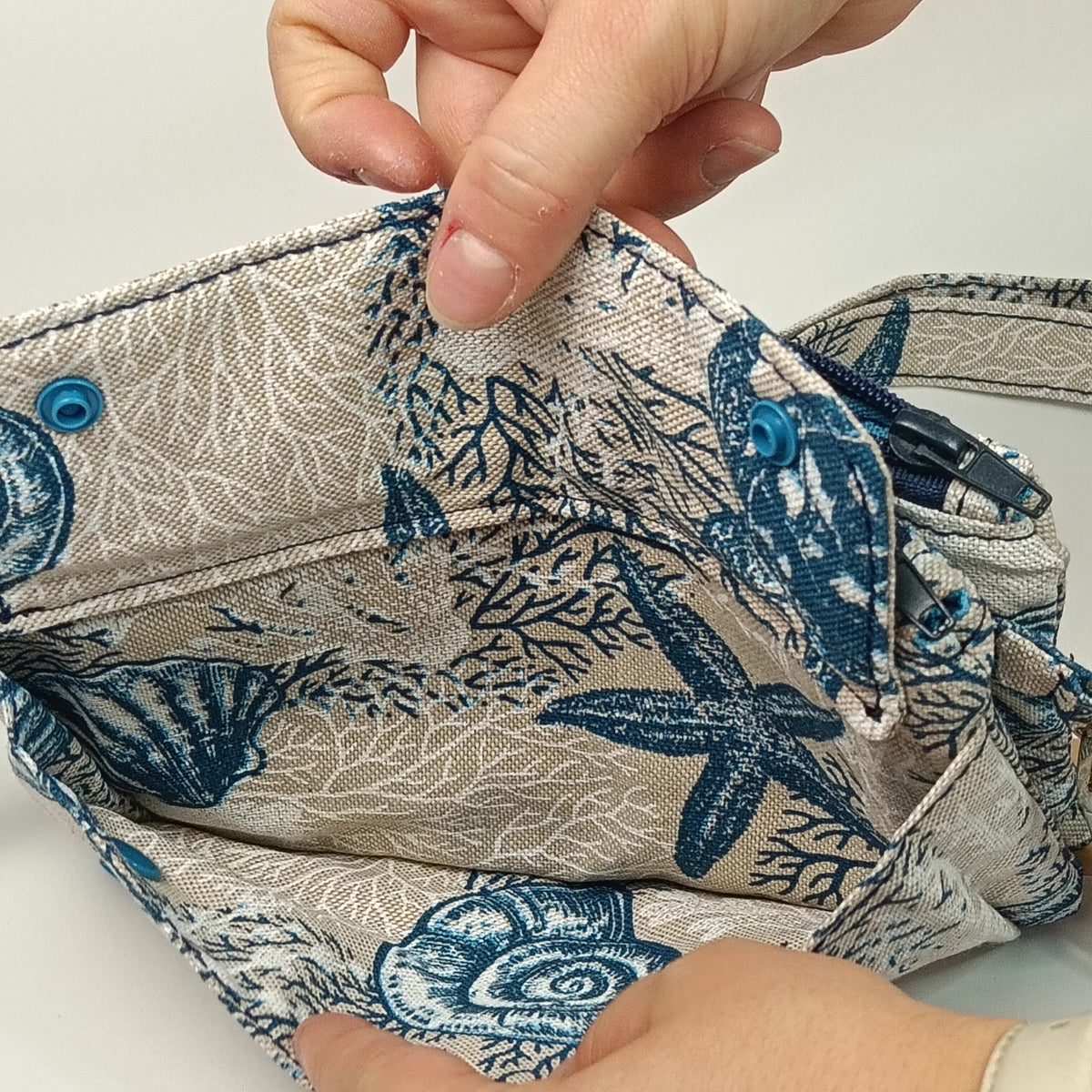 CAMILLA - Borsa a Tracolla e Pochette da Polso Stampa Marina - Prodotto artigianale