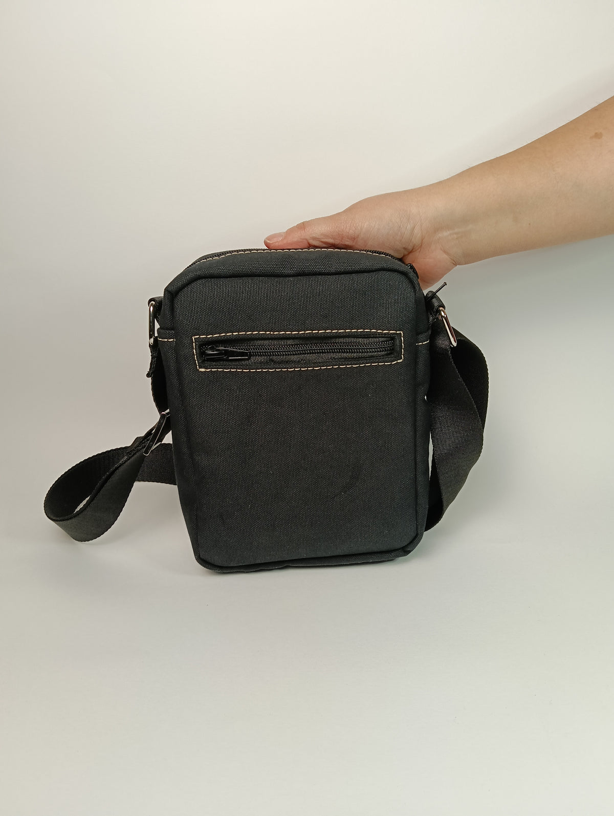 BORSELLO - Versione piccola - Tracolla Nero in Canvas con Impunture Beige - Borsello Artigianale