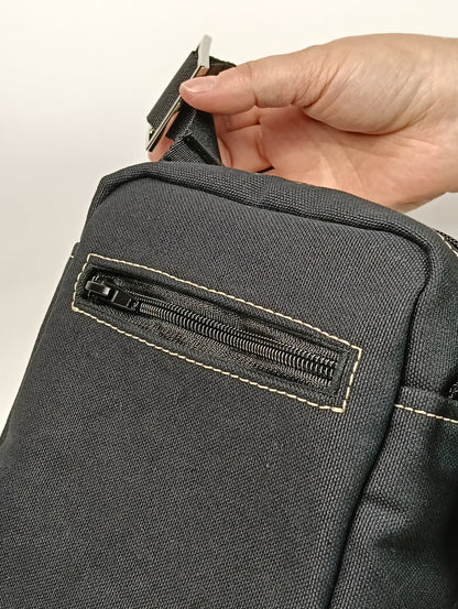 BORSELLO - Versione piccola - Tracolla Nero in Canvas con Impunture Beige - Borsello Artigianale
