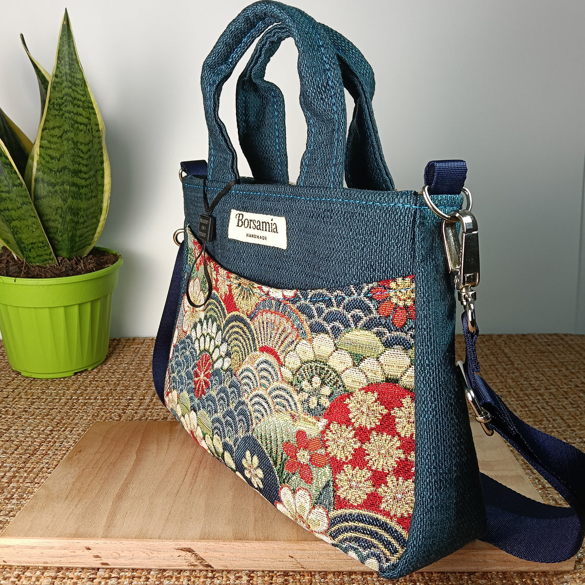 ESTER - Borsa strutturata fatta a mano in tessuto jacquard onde giapponesi- Prodotto artigianale
