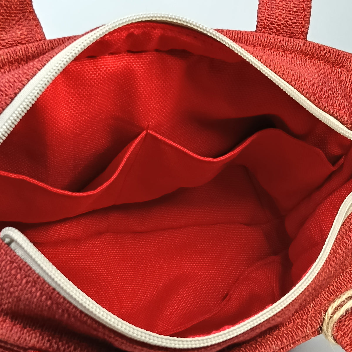 IRIS - Borsa tote bag fatta a mano con tessuto jacquard colore rosso - Prodotto artigianale