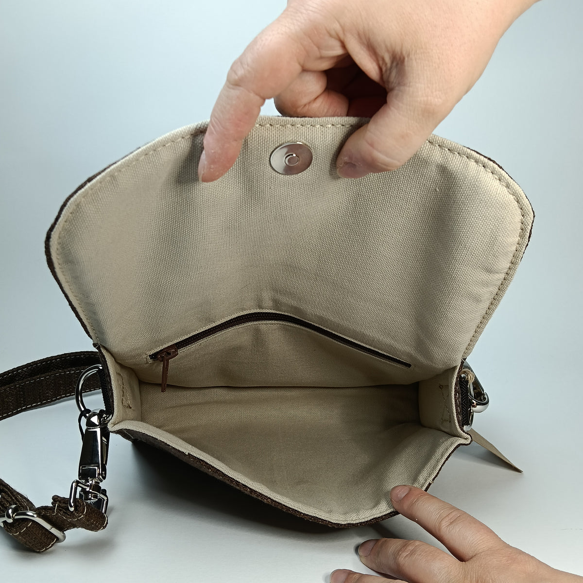 DIDI- Borsa fatta a mano modello tracolla tessuto jacquard marrone - Prodotto artigianale