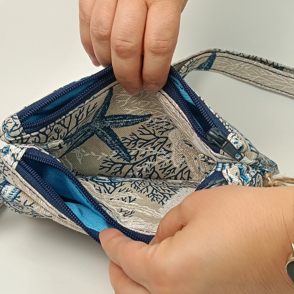CAMILLA - Borsa a Tracolla e Pochette da Polso Stampa Marina - Prodotto artigianale