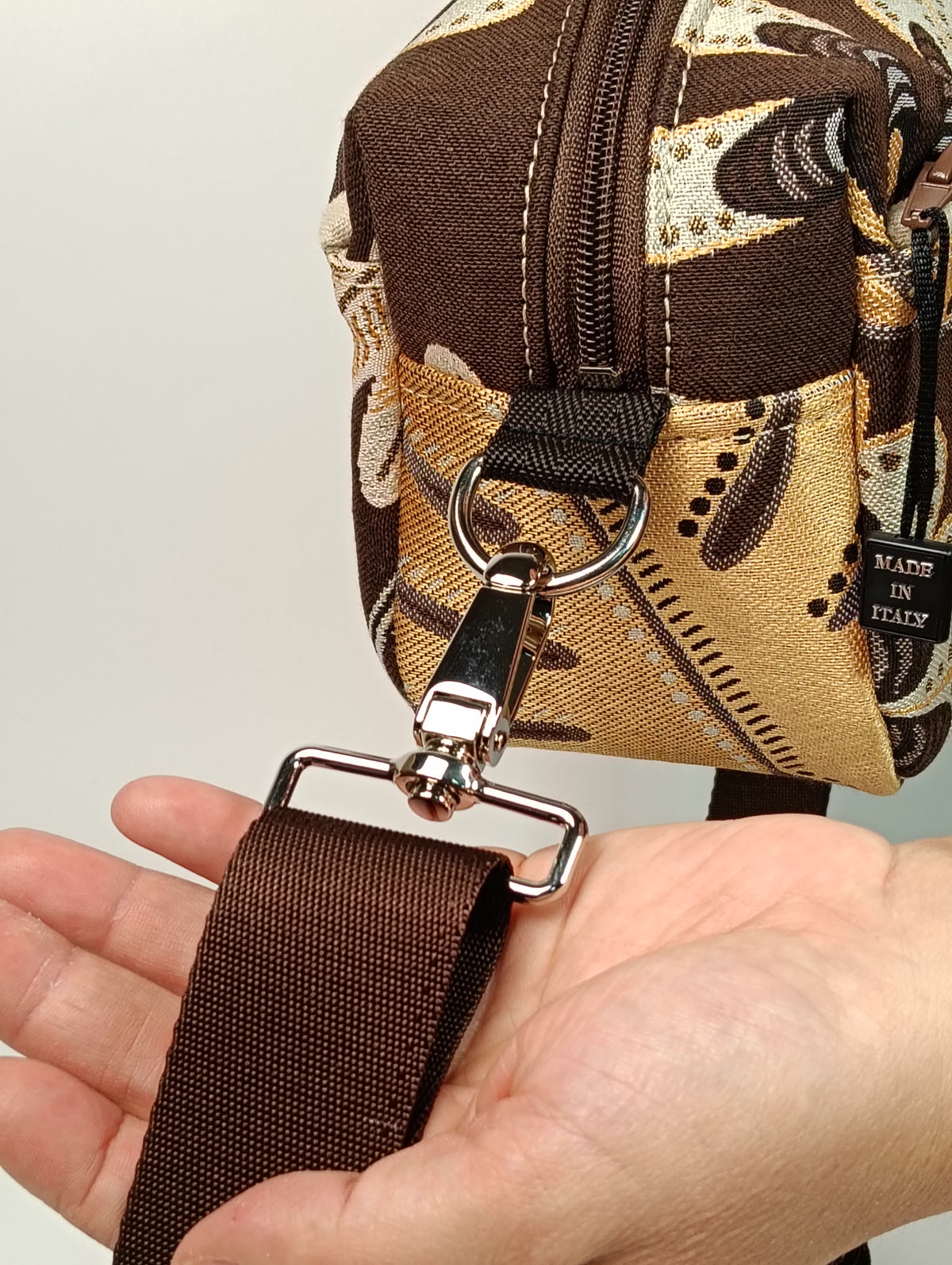 CELESTE - Borsa a Tracolla Marrone in Jacquard Gobelin Motivo Foglie - Prodotto artigianale