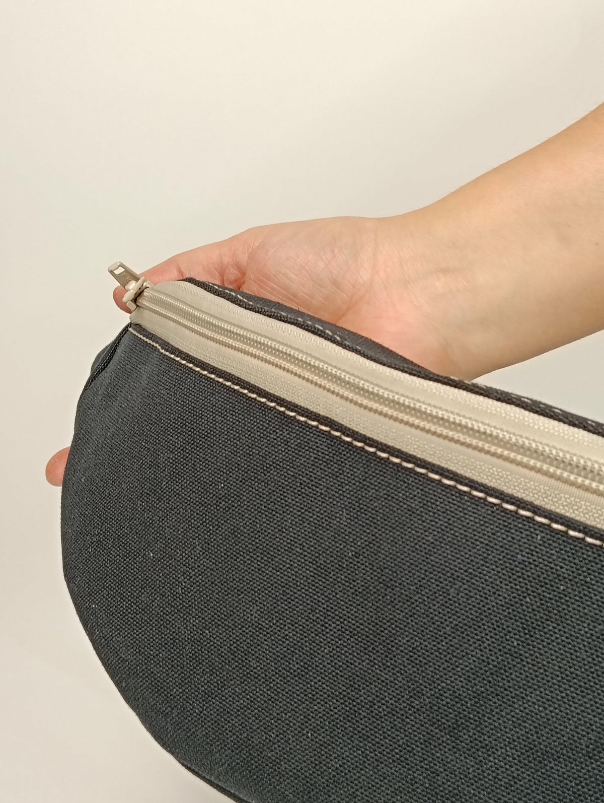 MARSUPIO - Unisex Nero in Canvas con Zip Beige - Marsupio Artigianale