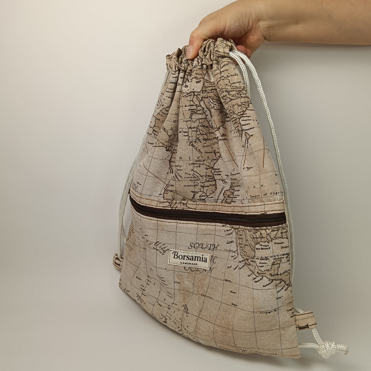 CLOE - Sacca Zaino Mappa Antica in Loneta - Zainetto Artigianale con Tasca a Cerniera - Prodotto artigianale