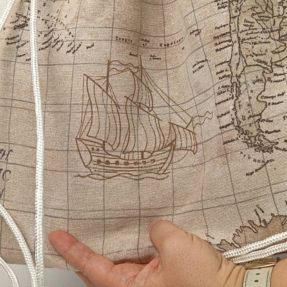 CLOE - Sacca Zaino Mappa Antica in Loneta - Zainetto Artigianale con Tasca a Cerniera - Prodotto artigianale