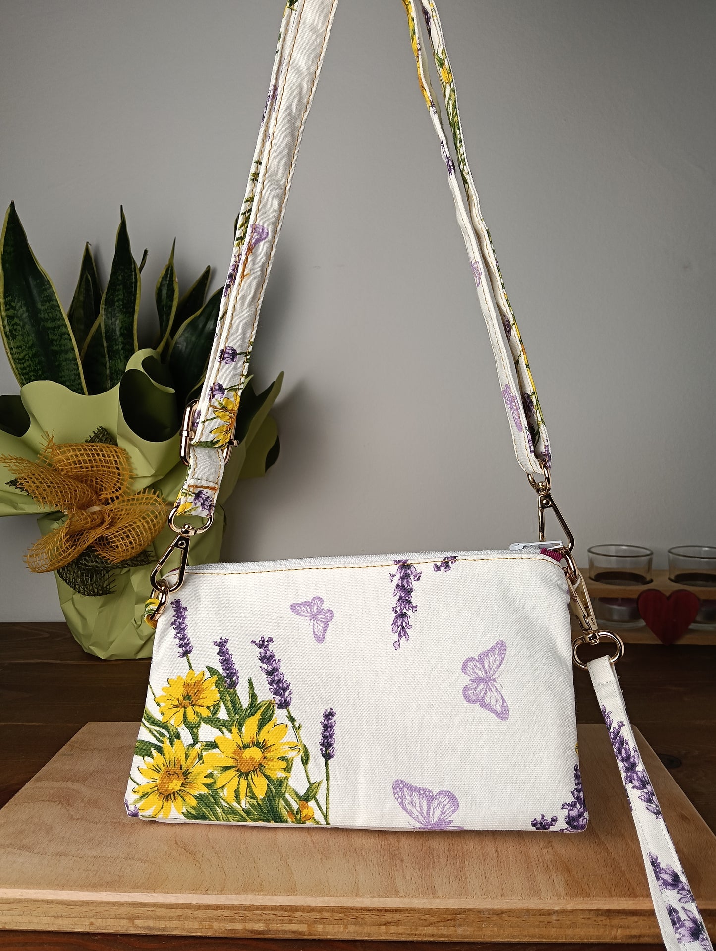 CAMILLA - Handgefertigte Beuteltasche - Handwerksprodukt
