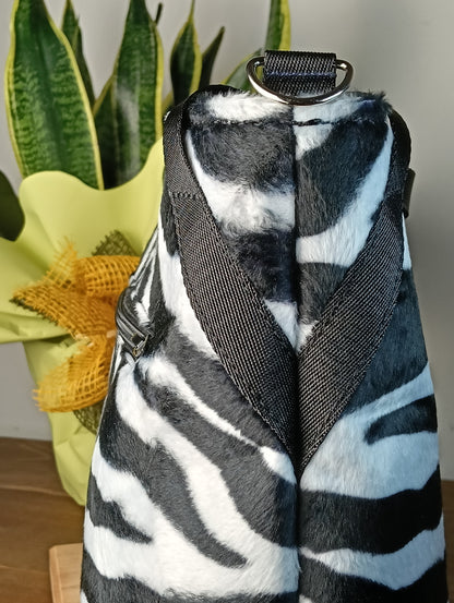 ELEONORA - Handtasche mit Schulterriemen, handgefertigt - Handwerksprodukt